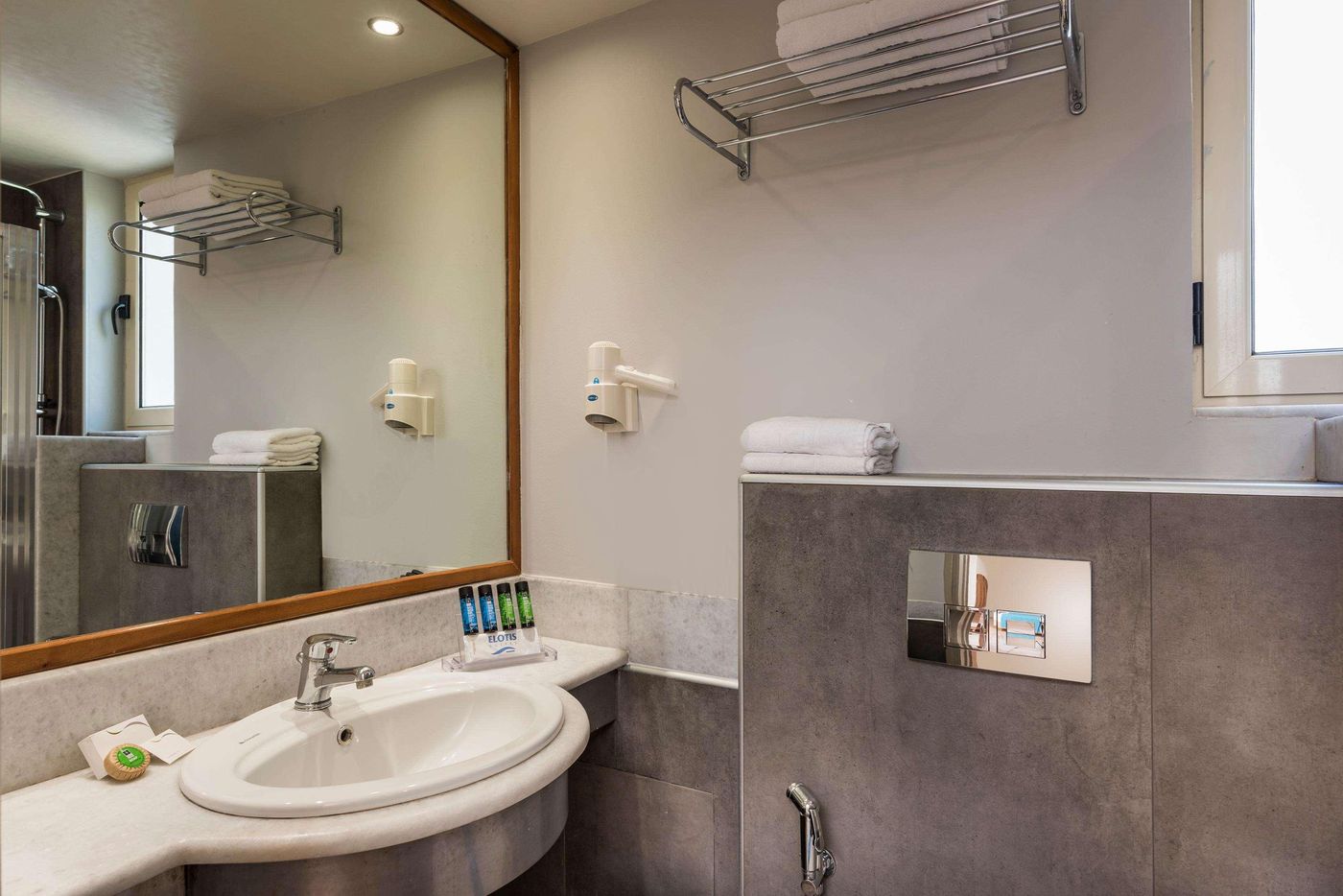 Elotis-Suites-Room-53