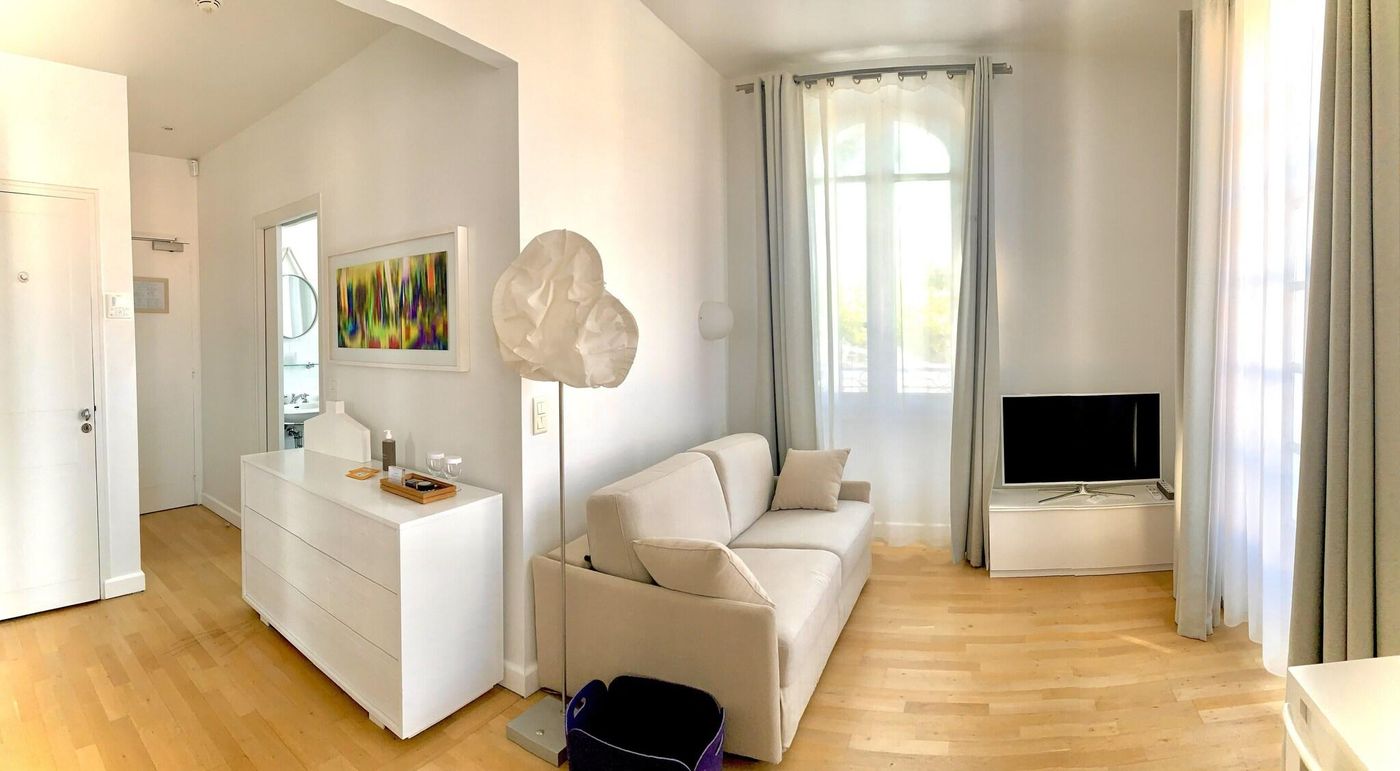 White-1921-Saint-Tropez-Room-27