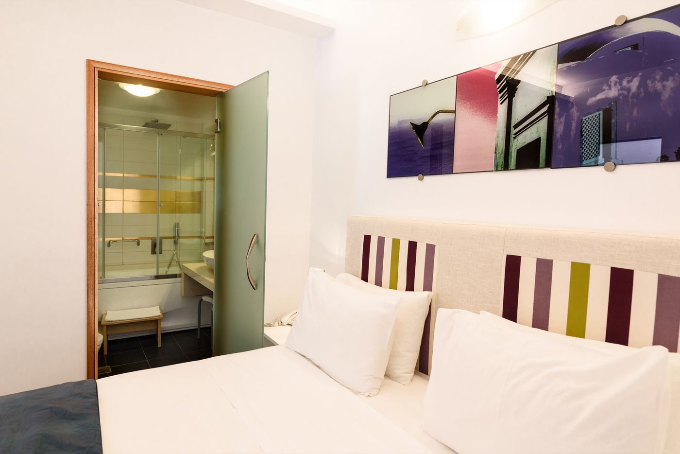  La Mer Deluxe Hotel & Spa Rooms