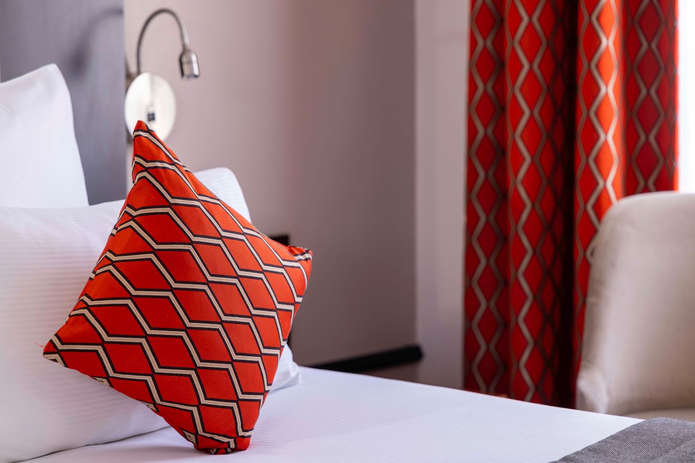 Hotel-Elysees-Bassano-Room-52