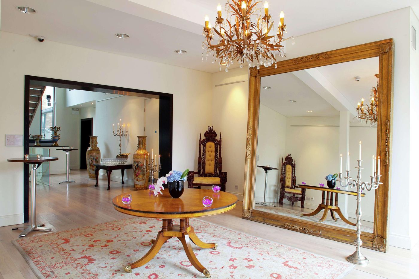 The-Morrison-Dublin--Curio-Collection-by-Hilton-General-view-7