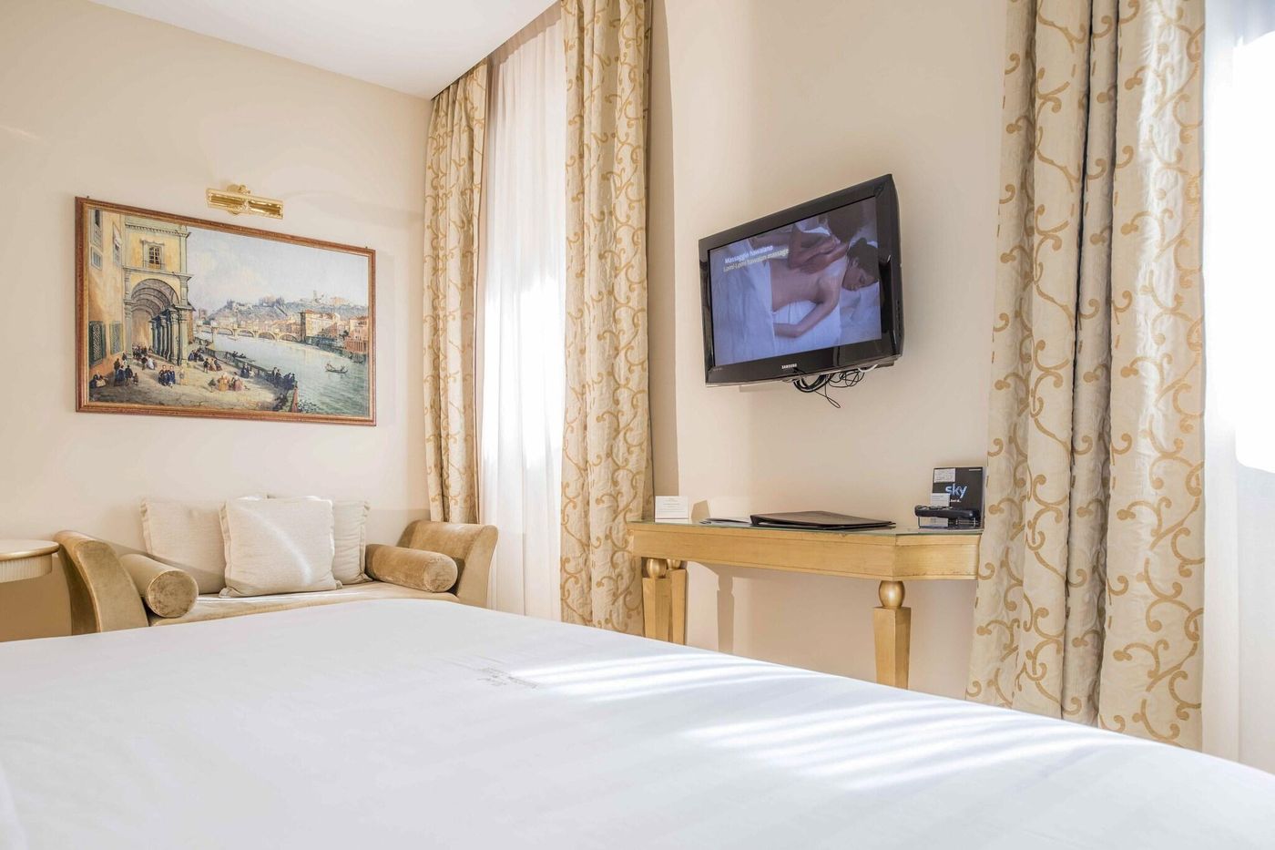 Golden-Tower-Hotel---Spa-Room-50