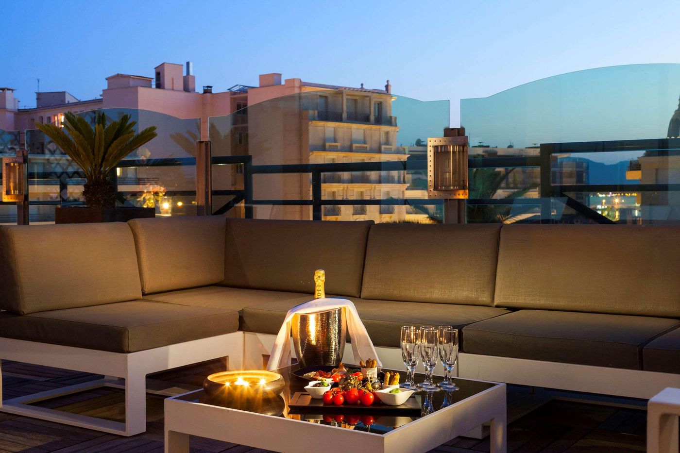 Neho-Suites-Cannes-Croisette-Room-13