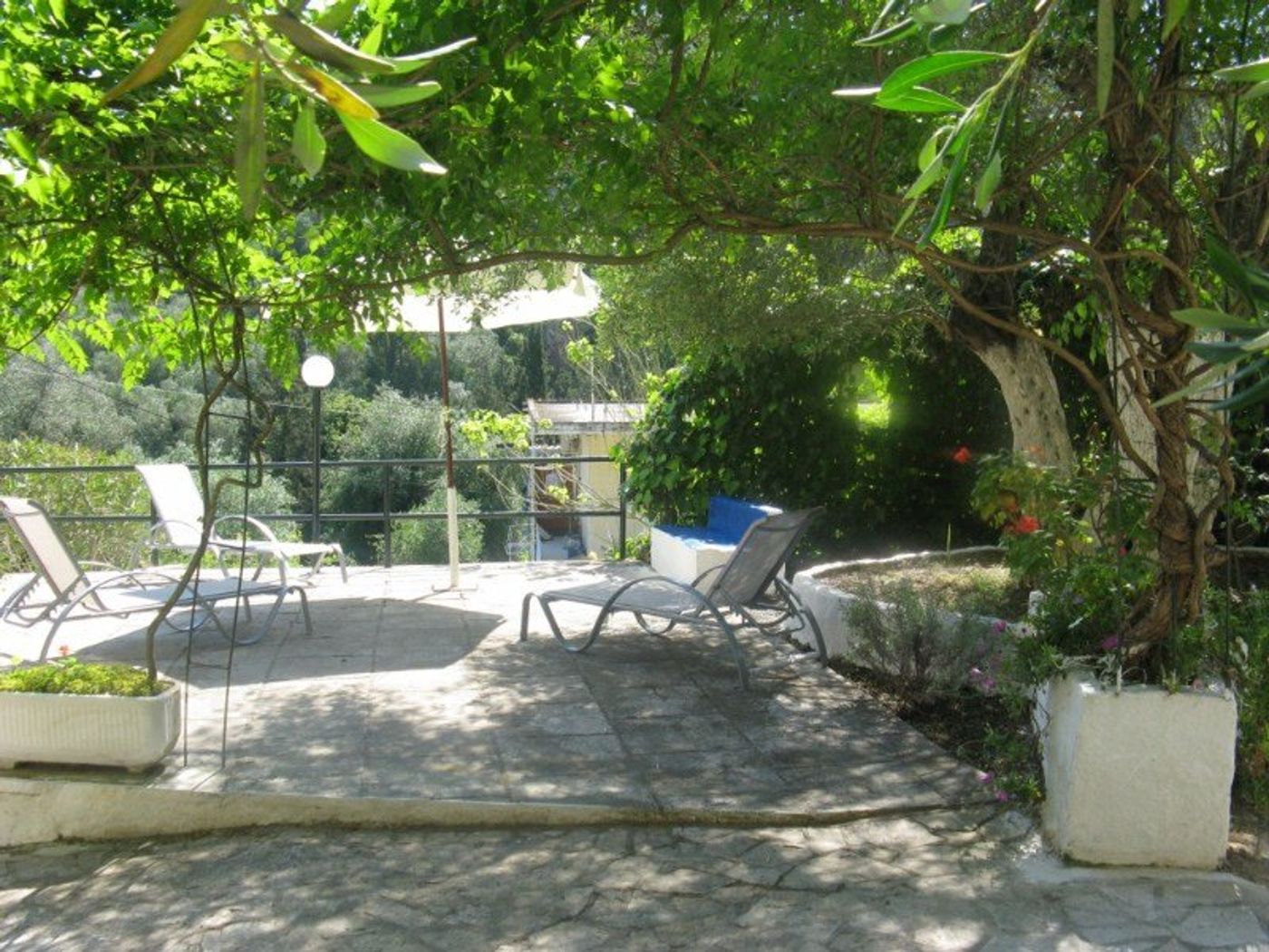 Helios-Splendid-Terrace-8