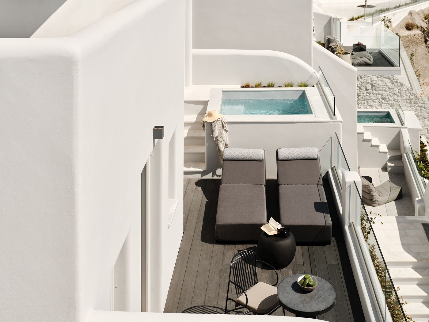 Hom-Santorini-Room-6