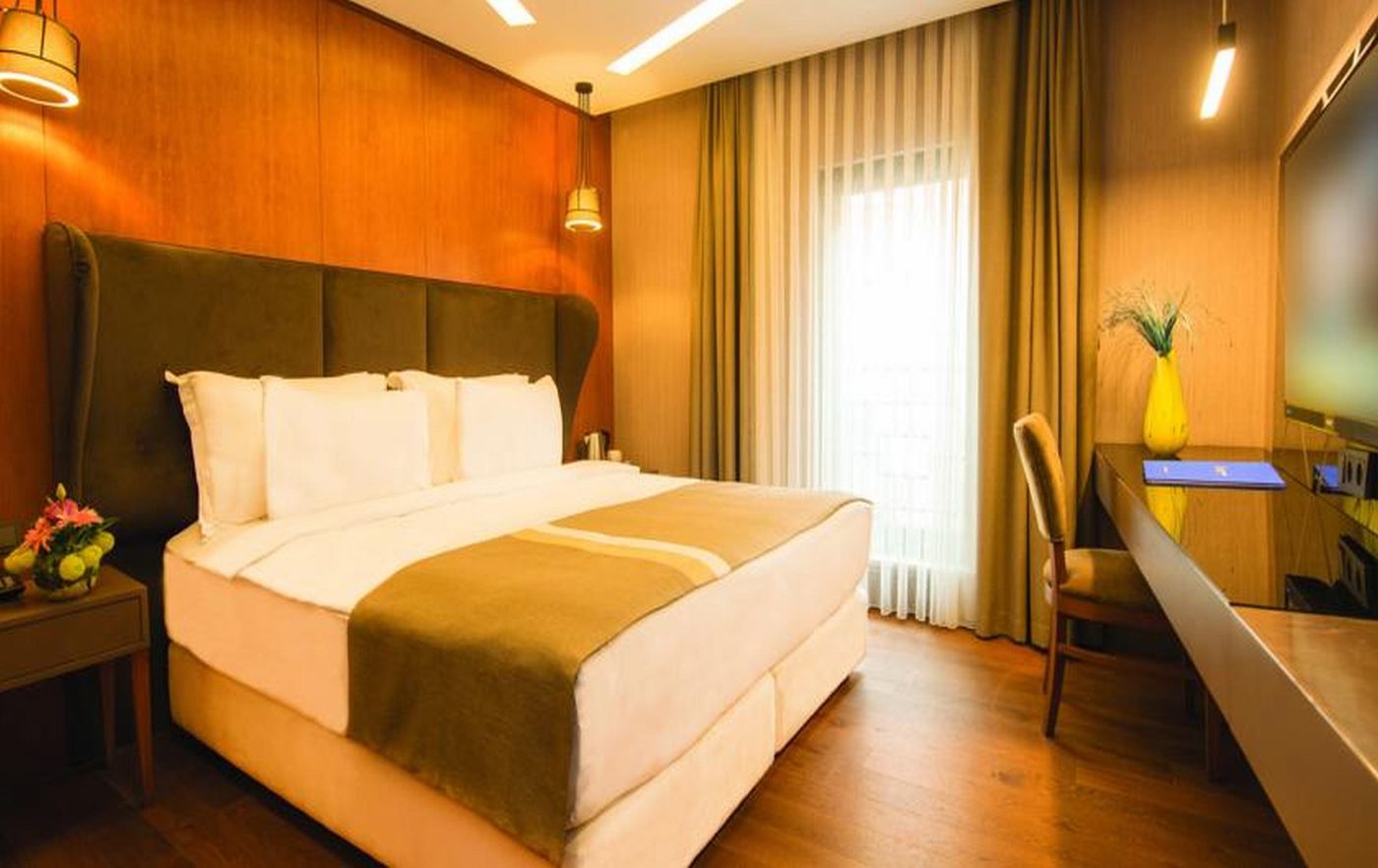 Blueway-Historical-Hotel-Room-11