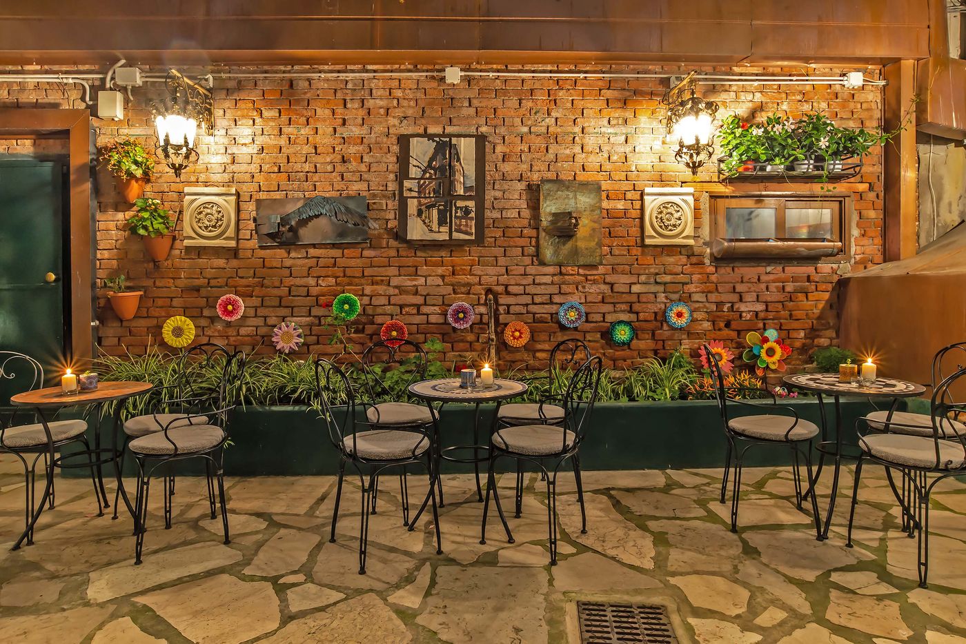 La-Fenice-et-des-Artistes-Terrace-75