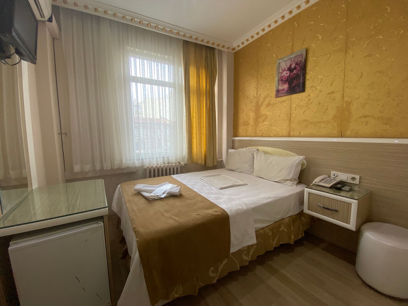 Grand-Oral-Hotel-Room-6