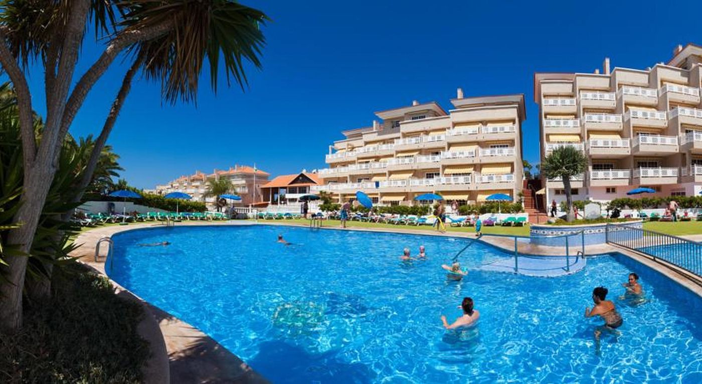 Tropical-Park-Hotel-Pool-9