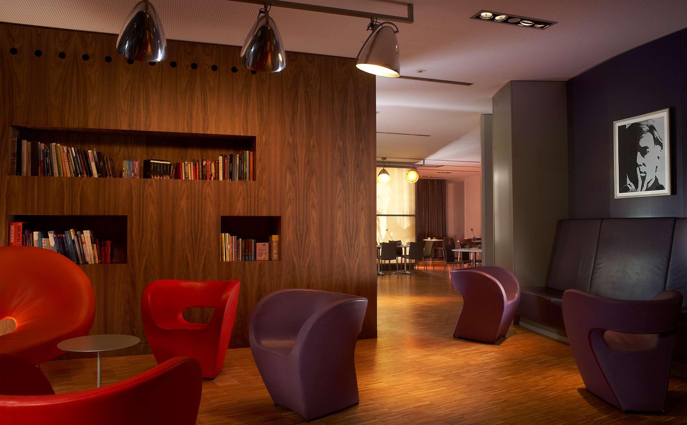 Park-Plaza-Berlin-Lobby-12