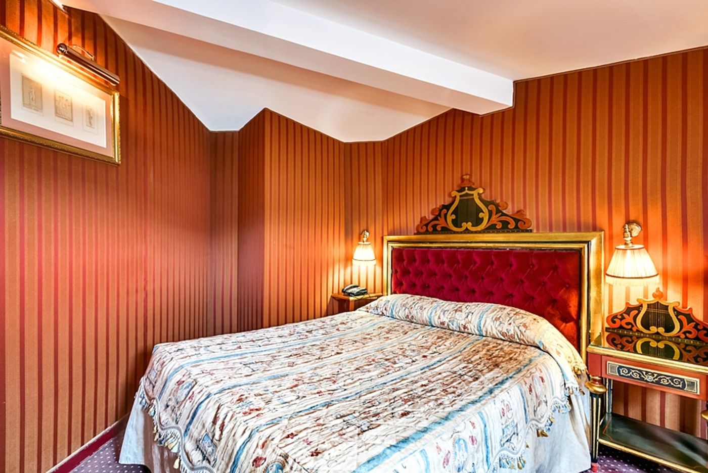 Villa-Opera-Drouot-Room-26