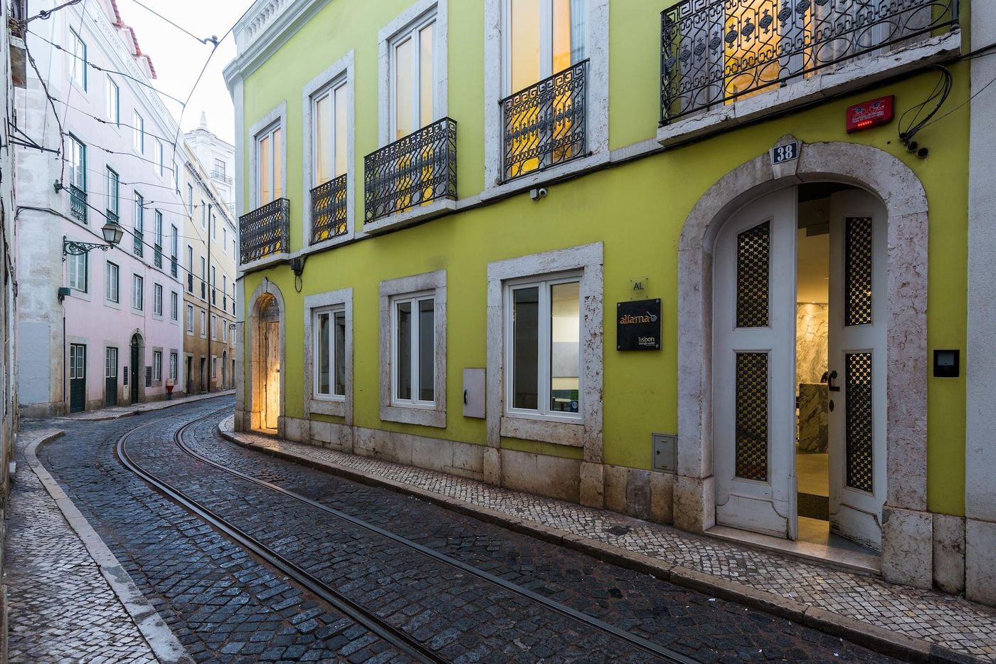 Alfama---Lisbon-Lounge-Suites-General-view-1