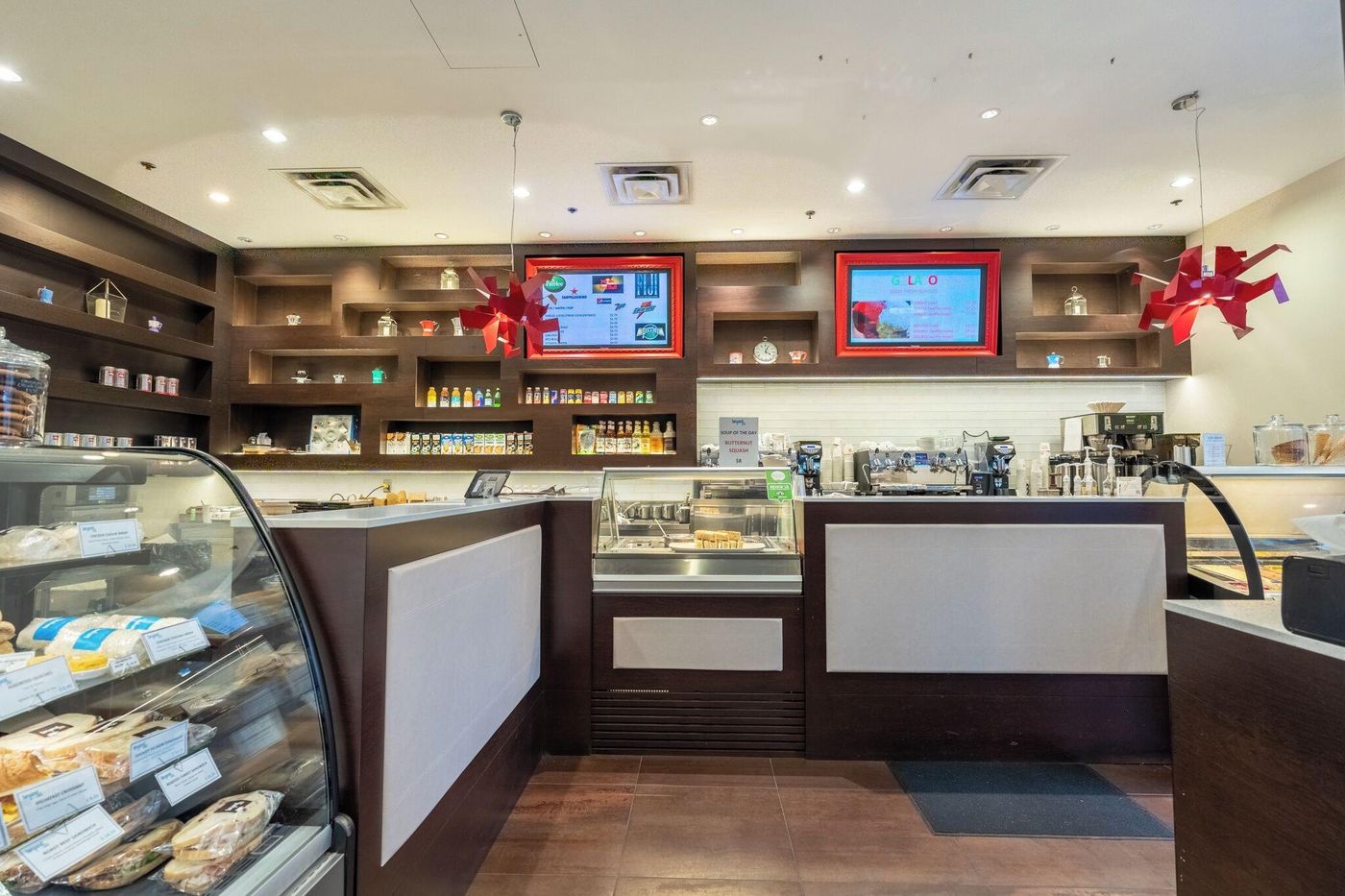 Century-Plaza-Hotel---Spa-Vancouver-Bar-21