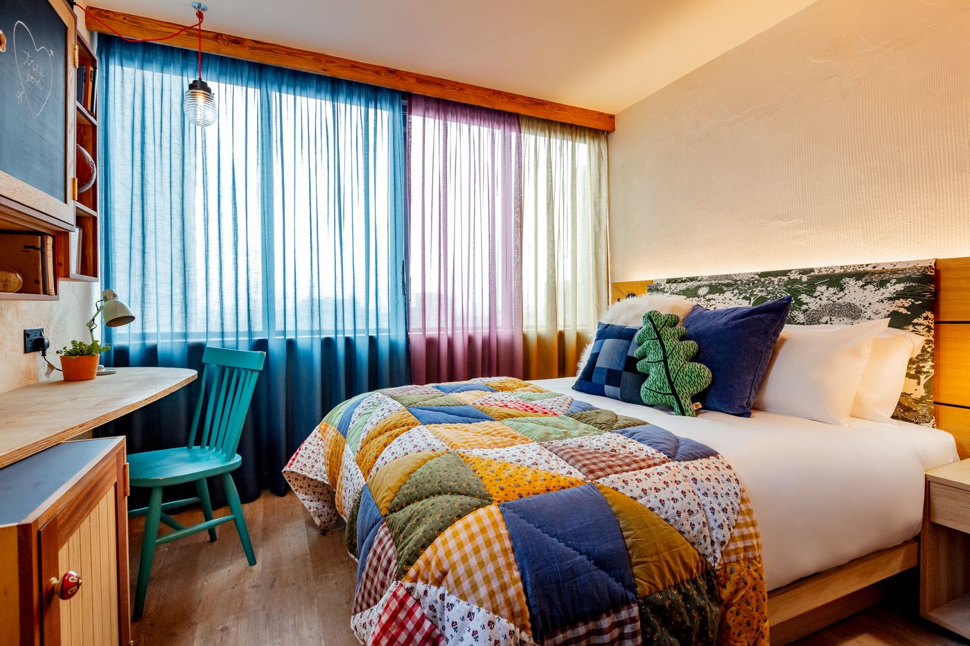 Treehouse Hotel Manchester-United Kingdom-Manchester-Room-9