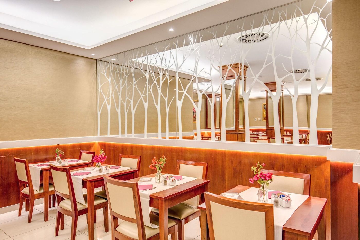 Augusta-Lucilla-Palace-Restaurant-37