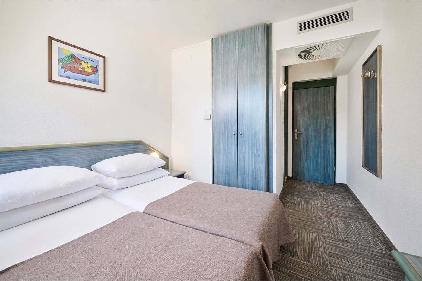 Hotel-Laguna-Room-24