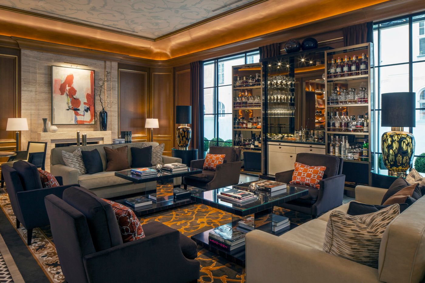 Four-Seasons-Hotel-Prague-Bar-13