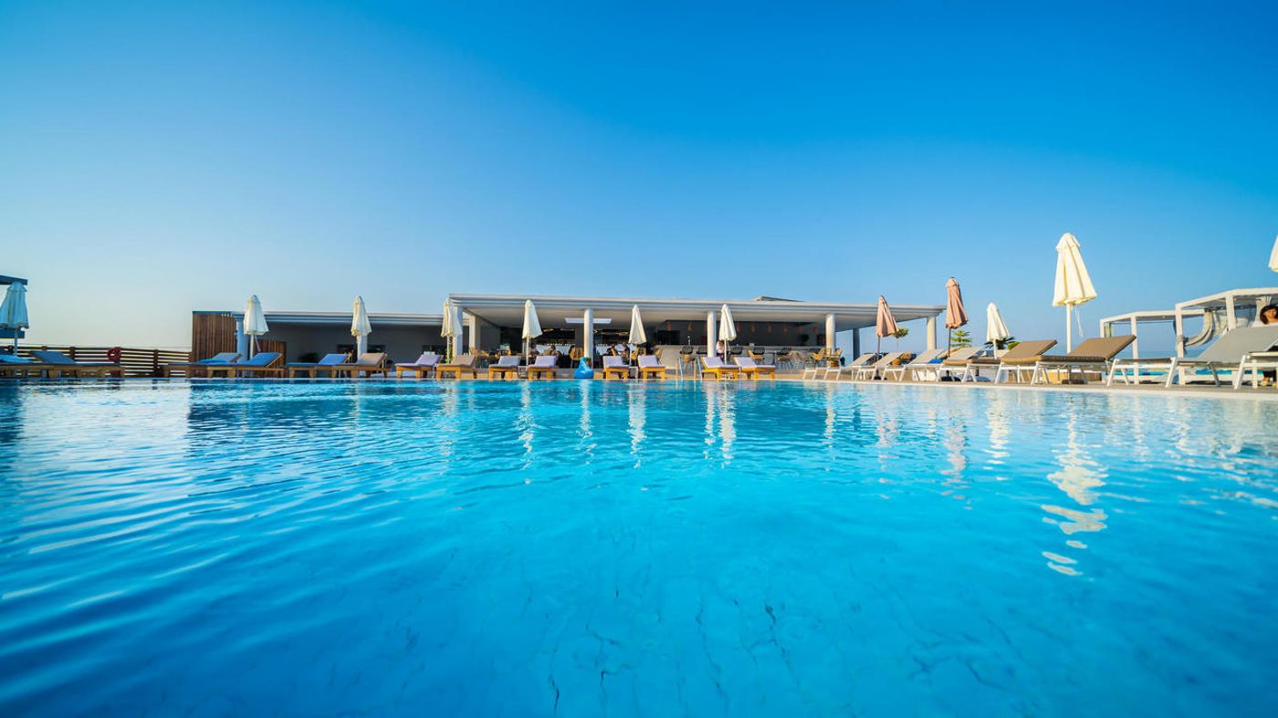 Harmony Crest Resort - Adults Only