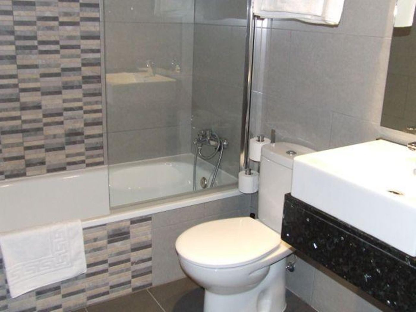 Castilla-Guerrero-Room-38