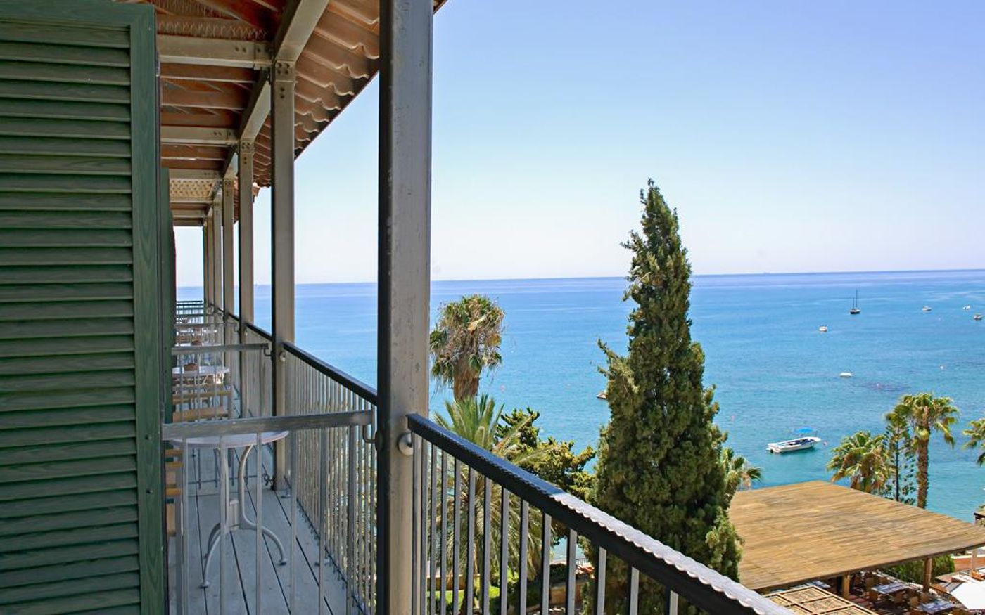 Columbia Beach Hotel