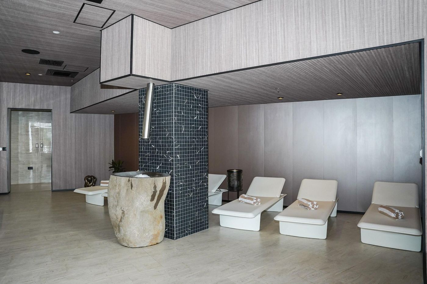 Hotel-Medistone-Sports-and-Entertainment-48