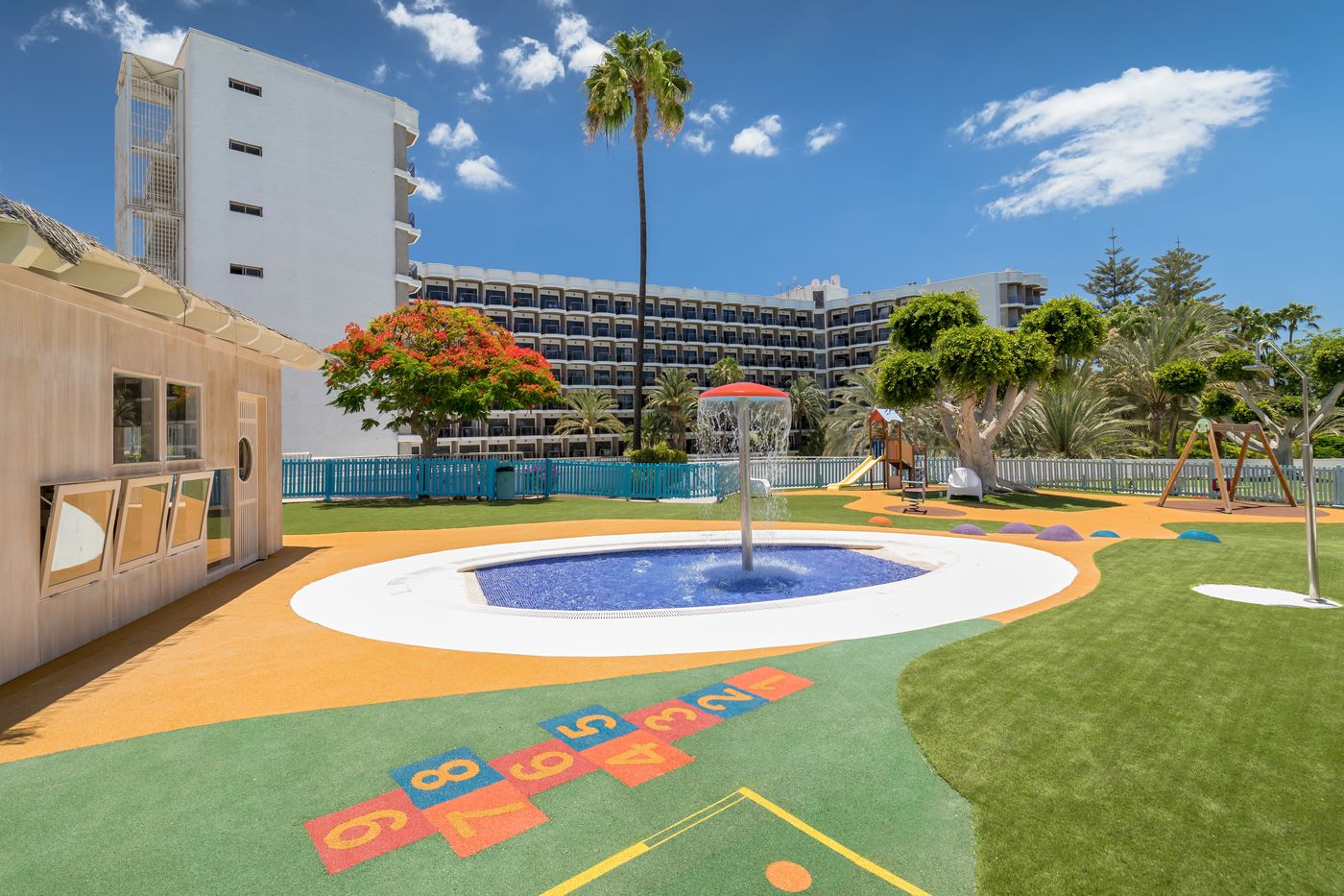 Barcelo-Margaritas-Sports-and-Entertainment-35