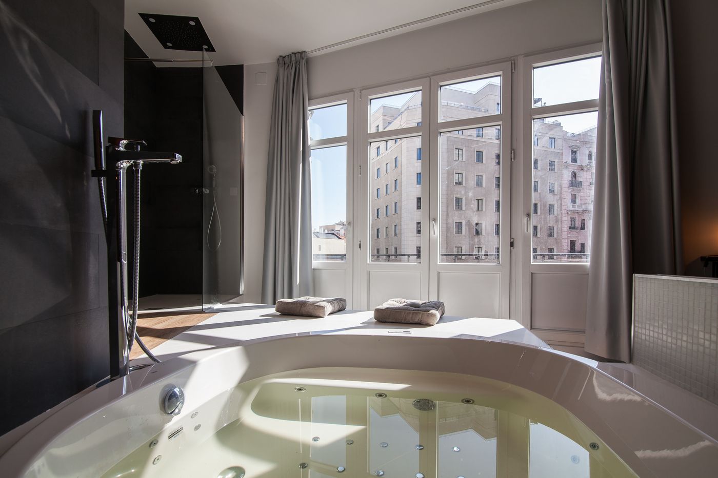 Vitium-Urban-Suites-Room-18