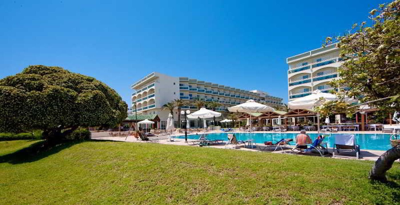 Apollo-Beach-Lobby-3