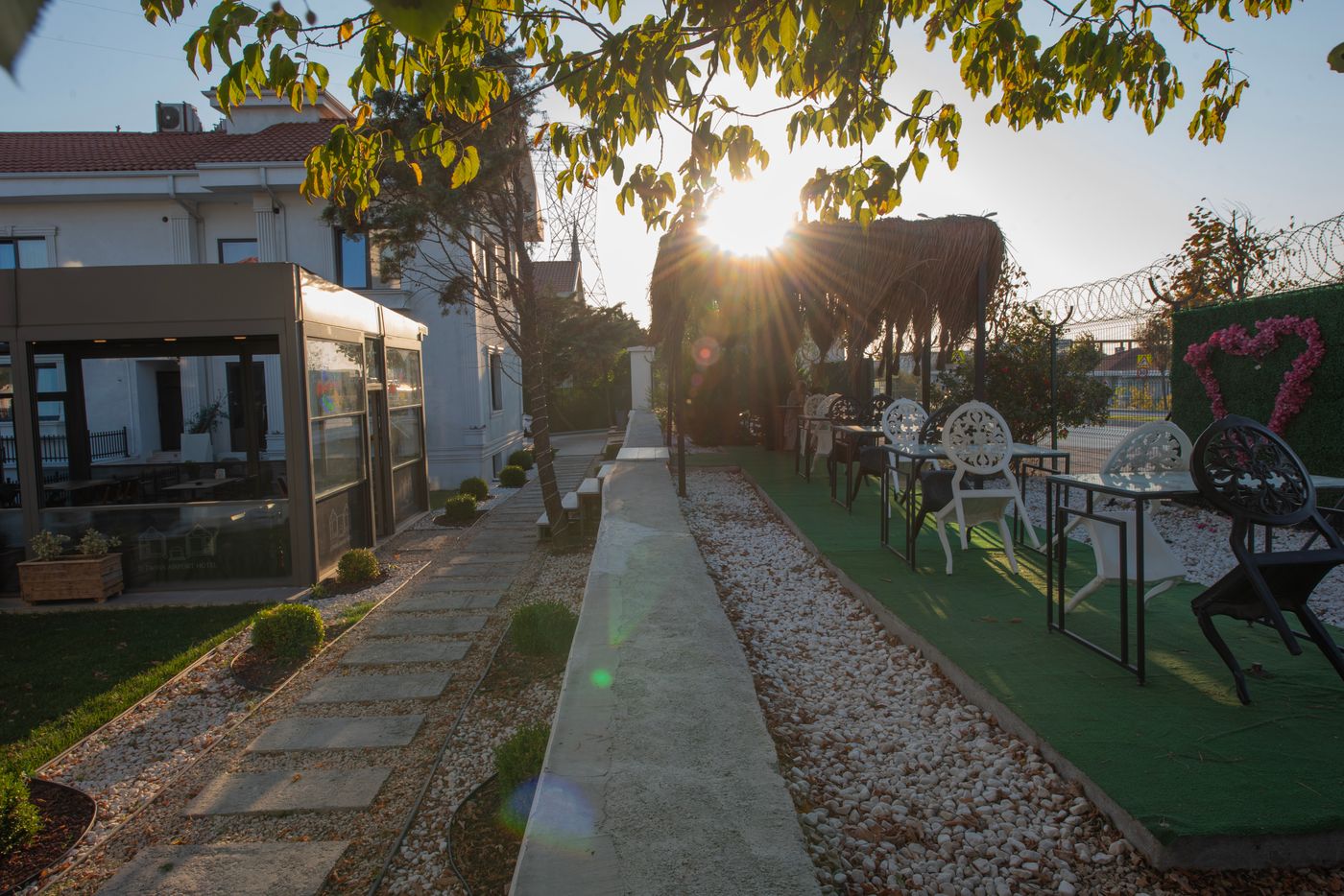 D-Twins-Airport-Hotel-Lobby-13