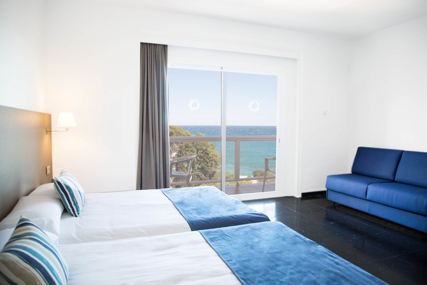 htop-Caleta-Palace-Room-25