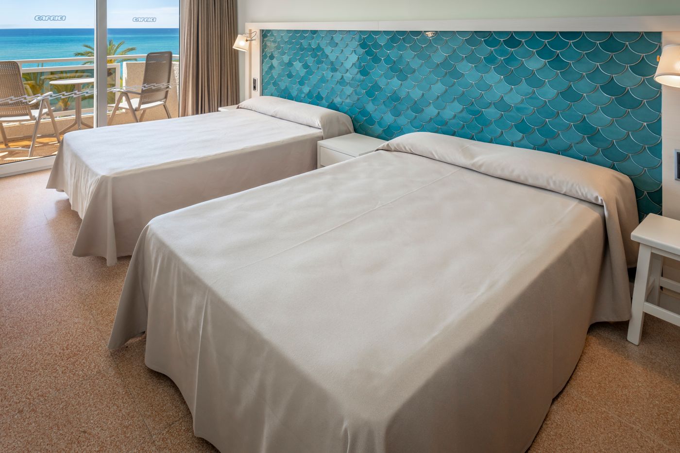 Hotel-Caprici-Room-8