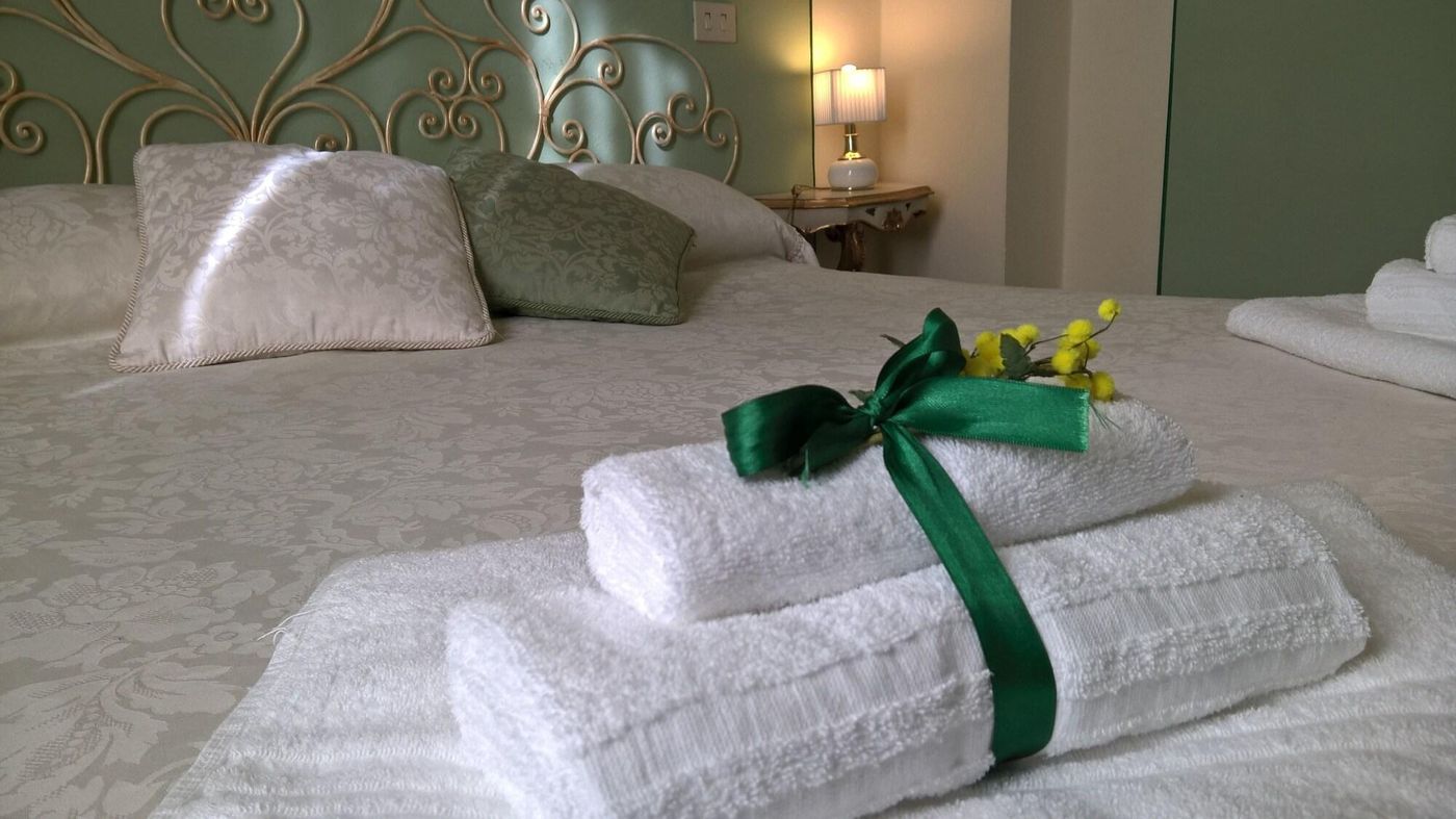 B---B-La-Mimosa-Room-2