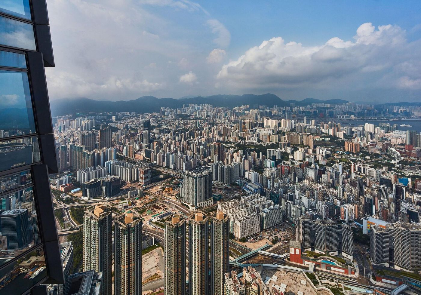 The-Ritz-Carlton--Hong-Kong-Room-25