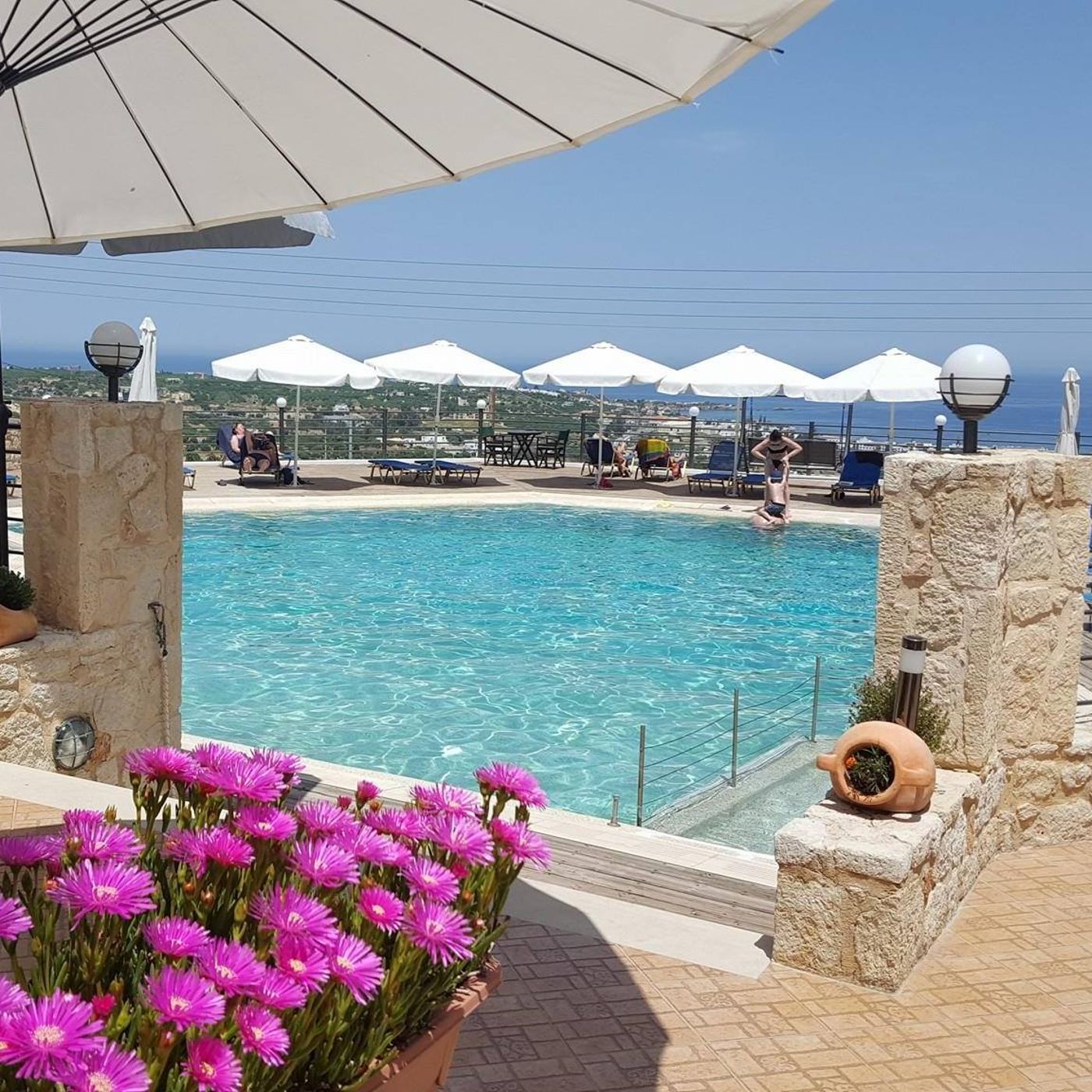 Amazones-Village-Suites-Pool-5