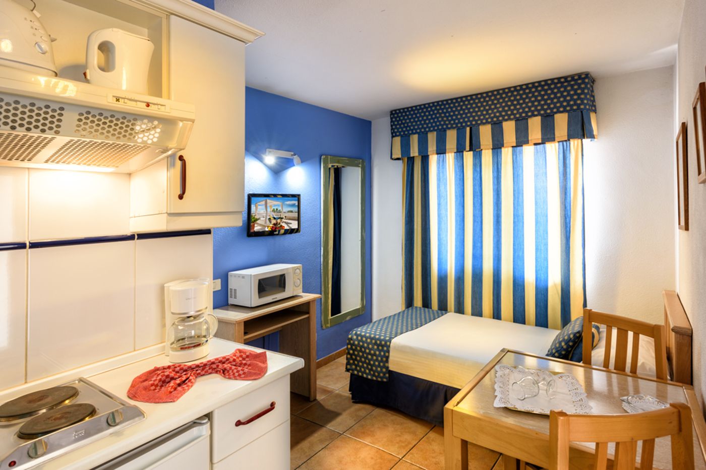 Oro Blanco Apartments