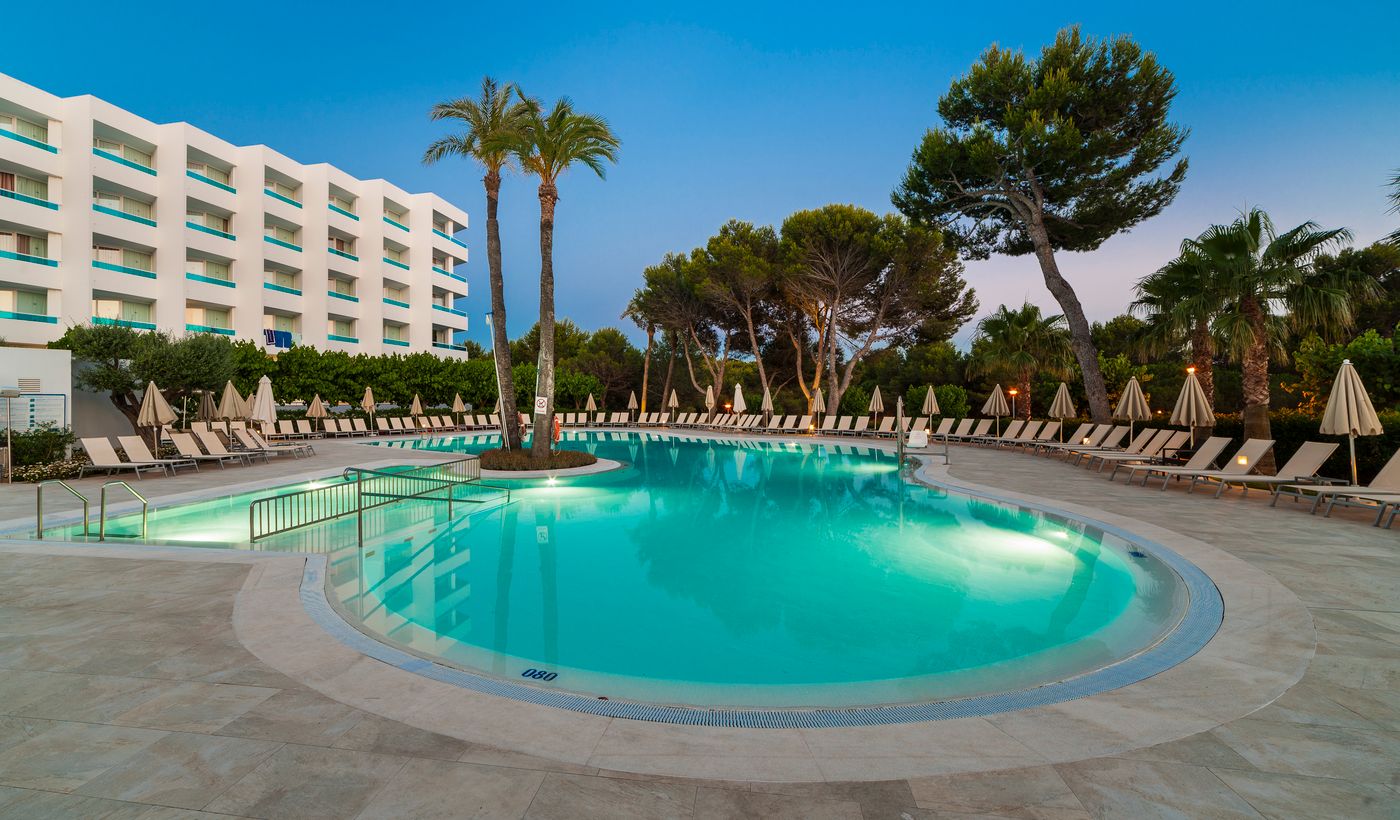 Globales-Mediterrani-Pool-4