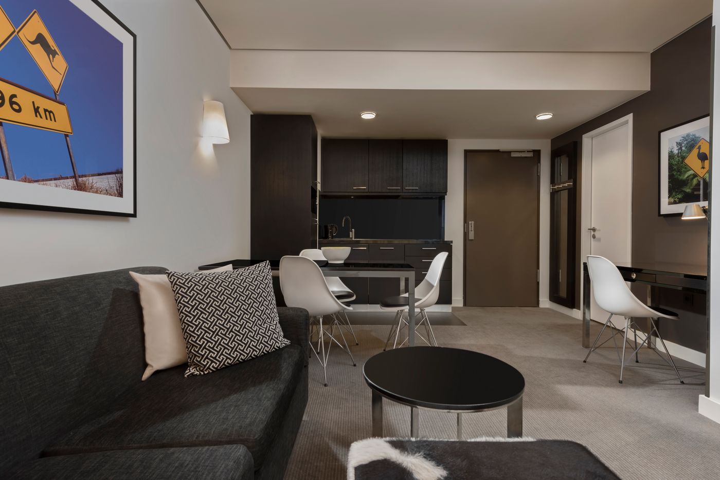 Adina-Apartment-Hackescher-Markt-Room-10