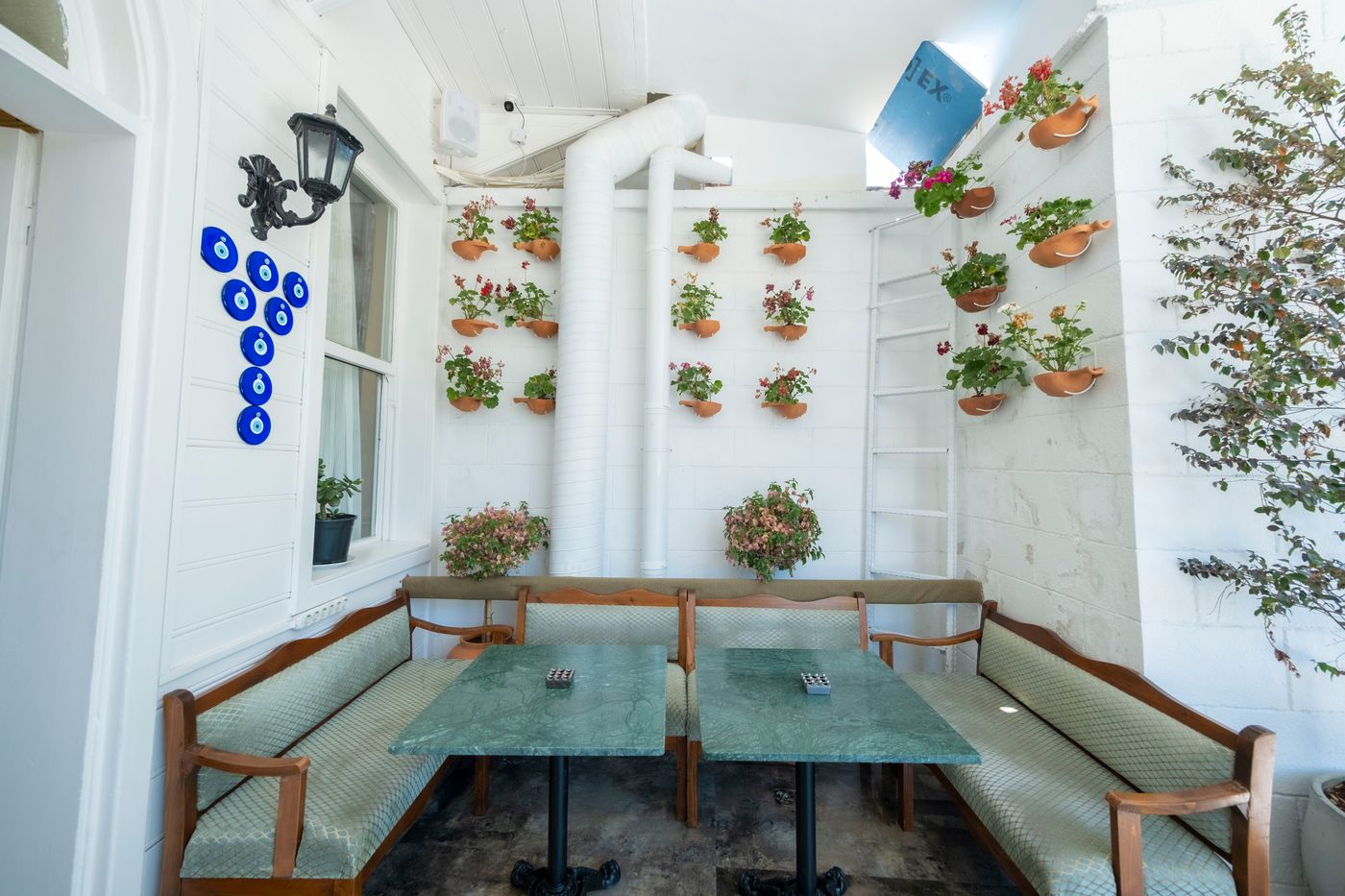 Solomon-s-Mansion-Hotel-Terrace-4