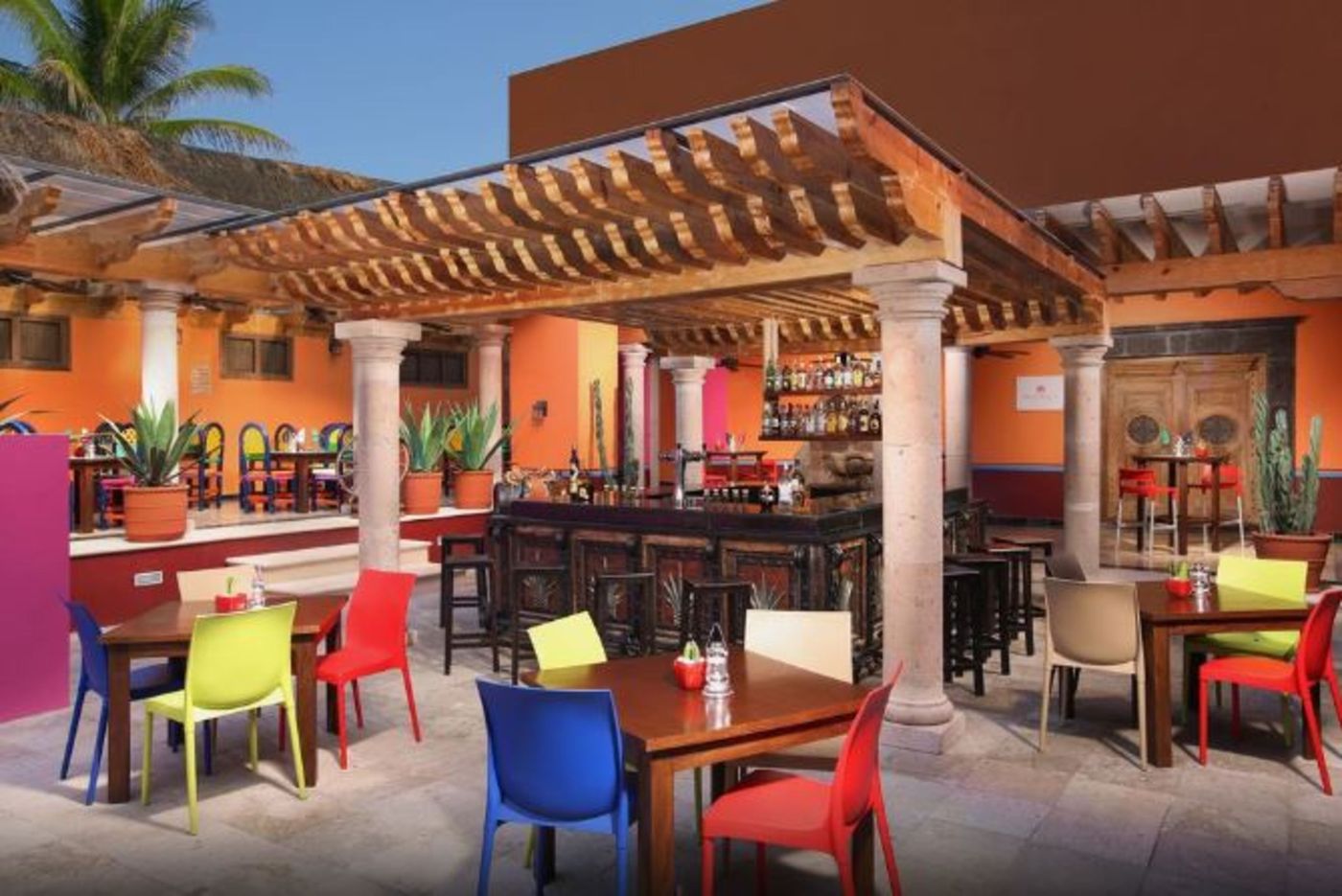 The-Pyramid-at-Grand-Oasis-Bar-24