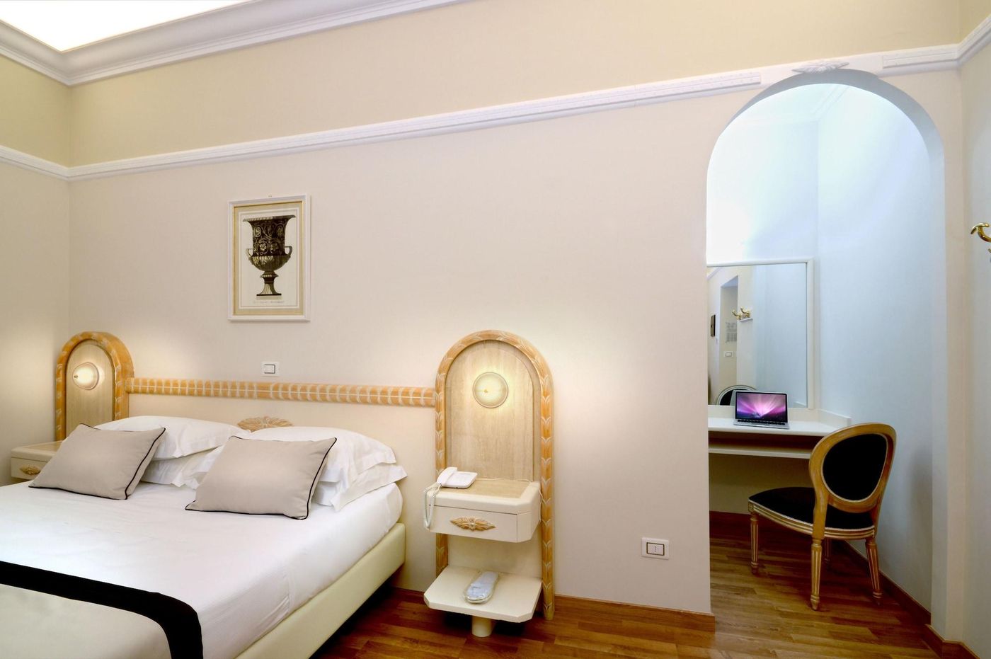 Grand-Hotel-Vittoria-Room-29