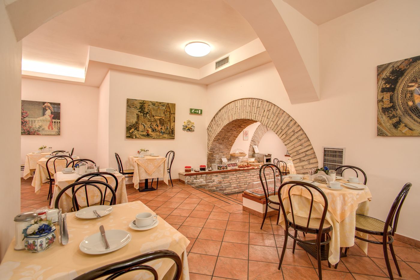 Corona-Restaurant-39