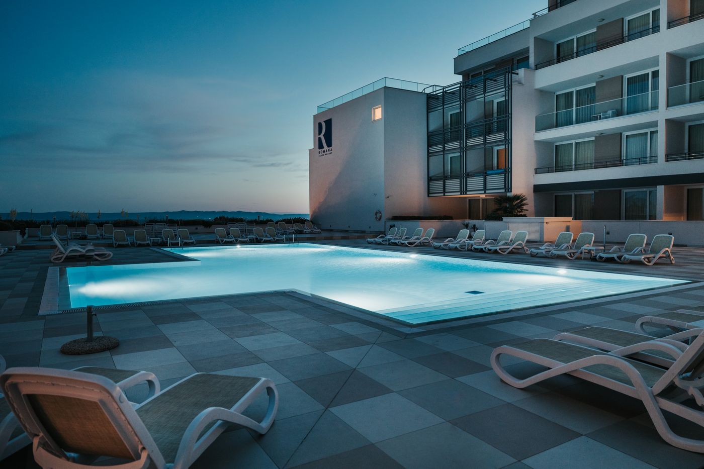 Romana-Beach-Apartments-Pool-1