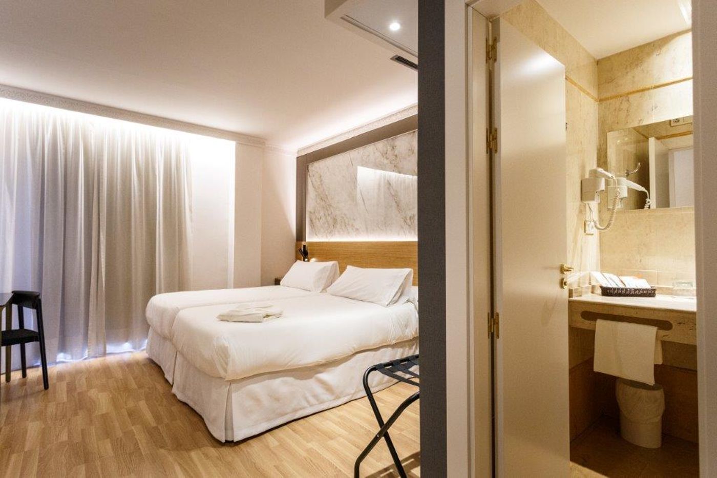 Dauro Premier-Spain-GRANADA-Room-2