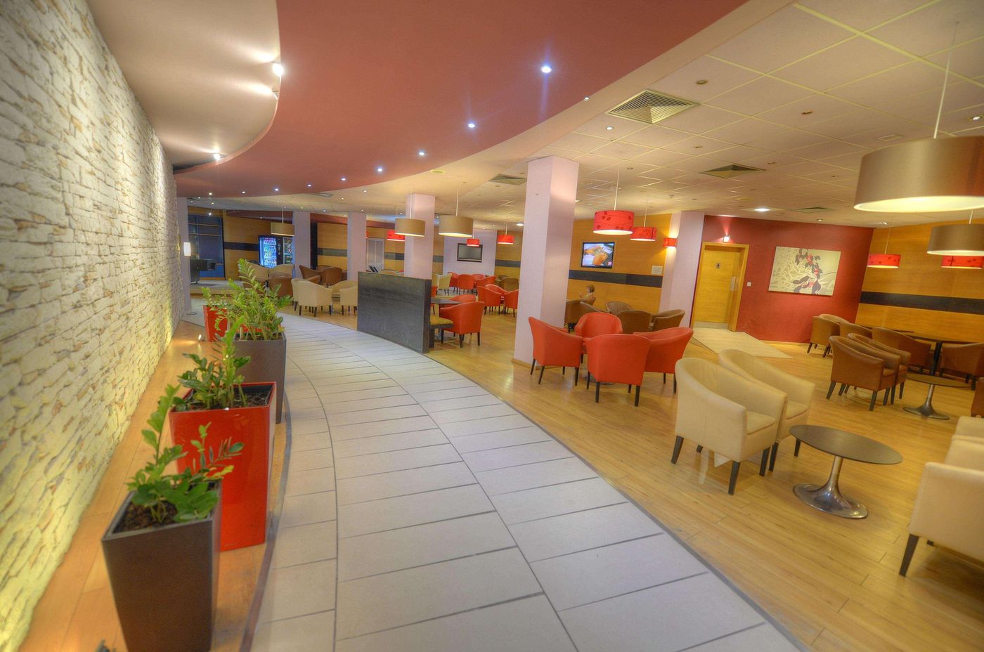 Preluna-Hotel---Spa-Lobby-56