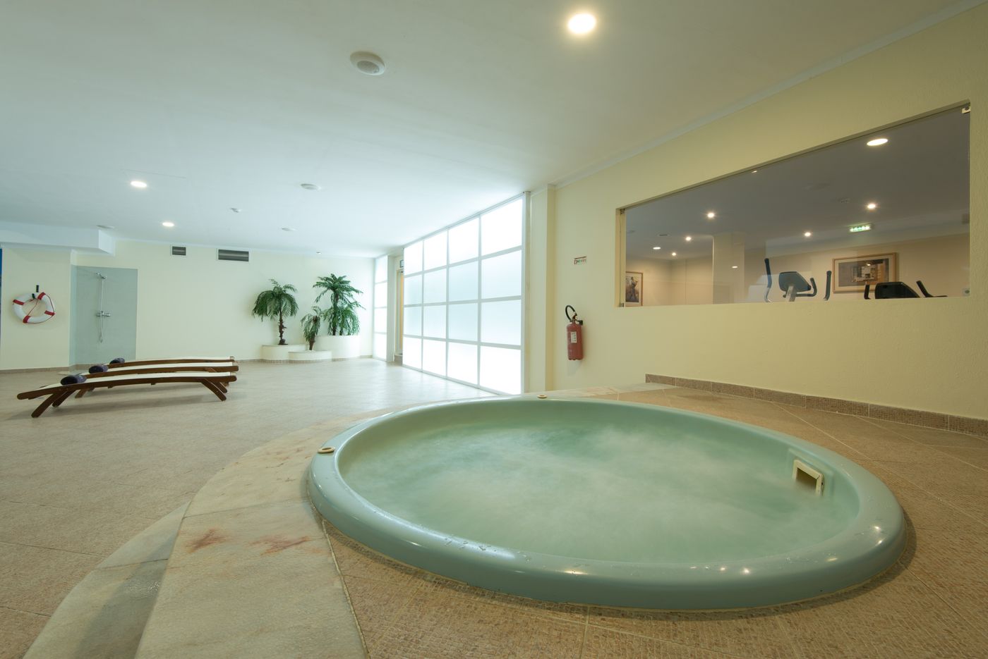 Vila-Gale-Marina-Pool-50