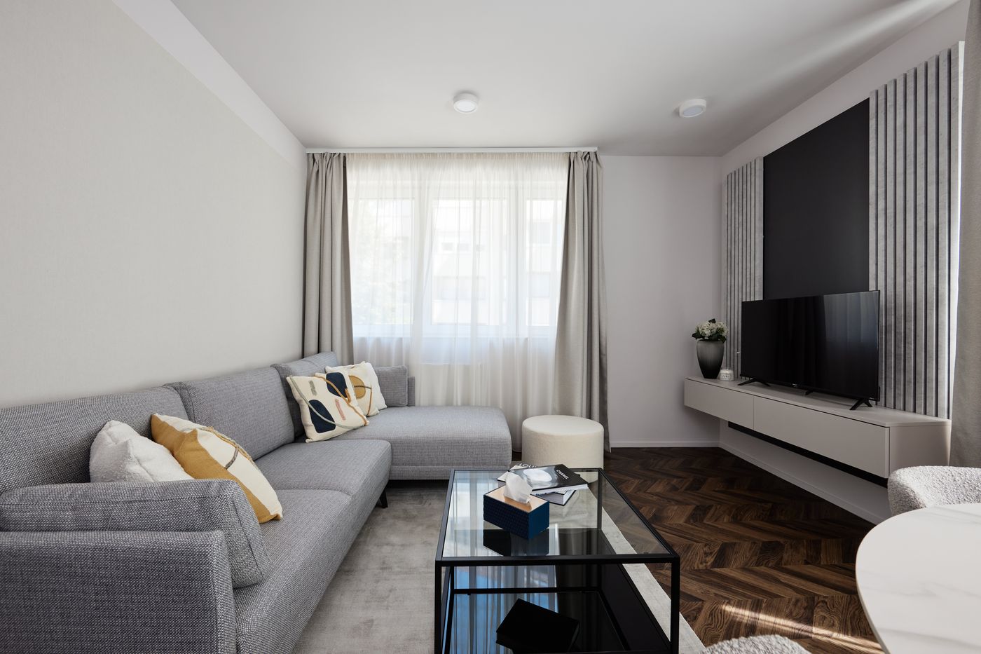 The-Amberlyn-Suite-Hotel-Room-54