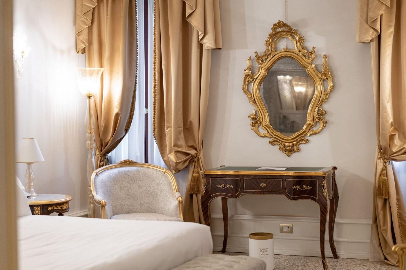 Ca-Bonfadini-Historic-Experience-Room-27