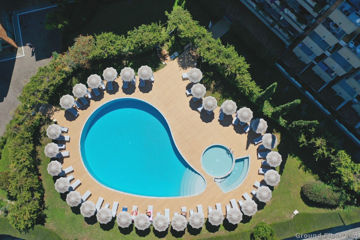 Suite-Marilia-Apartments-Pool-48