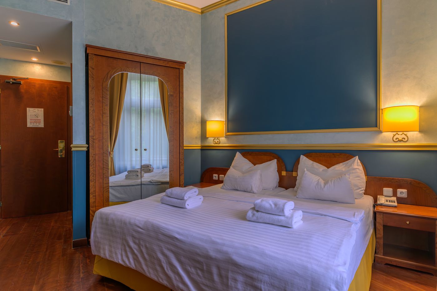 Hotel-Kinsky-Fountain-Room-31