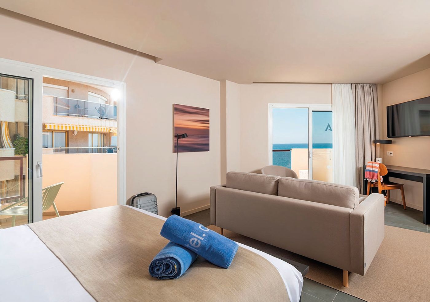 Aqua-Hotel-Promenade-Room-14